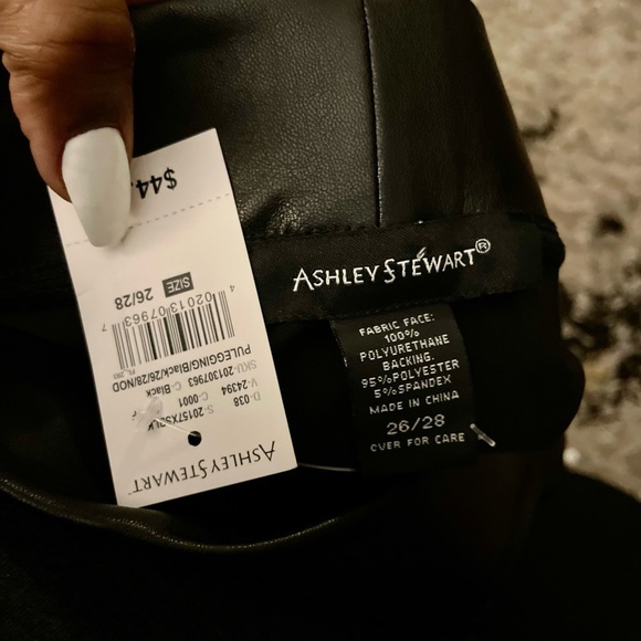 NWT Ashely Stewart faux Leather pants plus size 26/28 - Picture 5 of 5